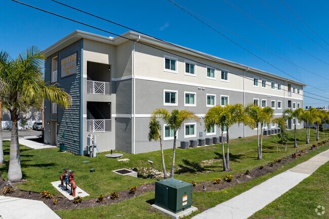 Building Photo - Royal Palms Apartments