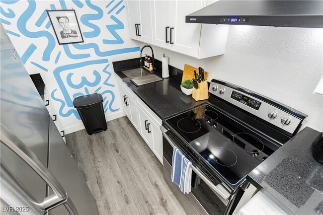 Building Photo - 522 E St Louis Ave