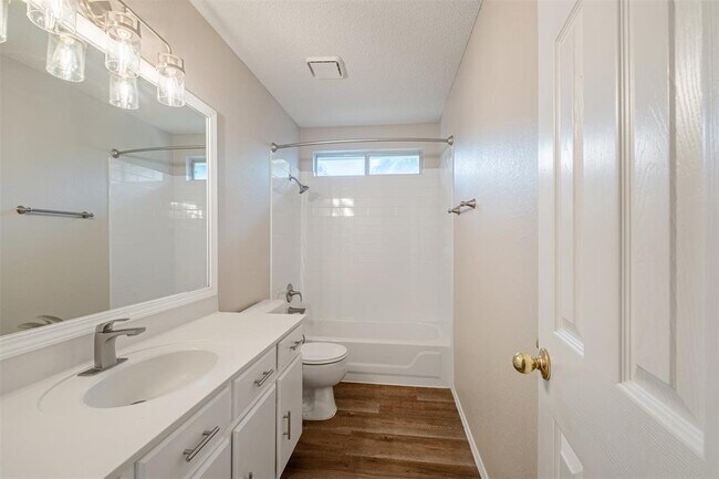 Building Photo - 16409 Port Hood Dr