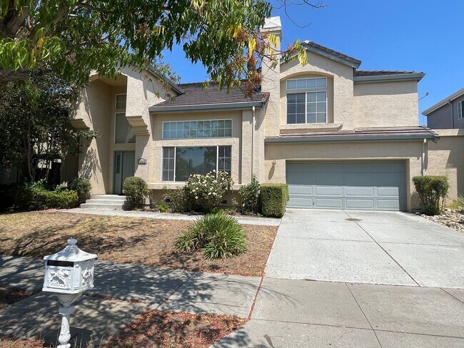 Building Photo - 16682 San Benito Dr