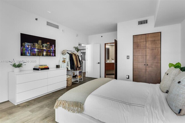 Building Photo - 55 SE 6th St