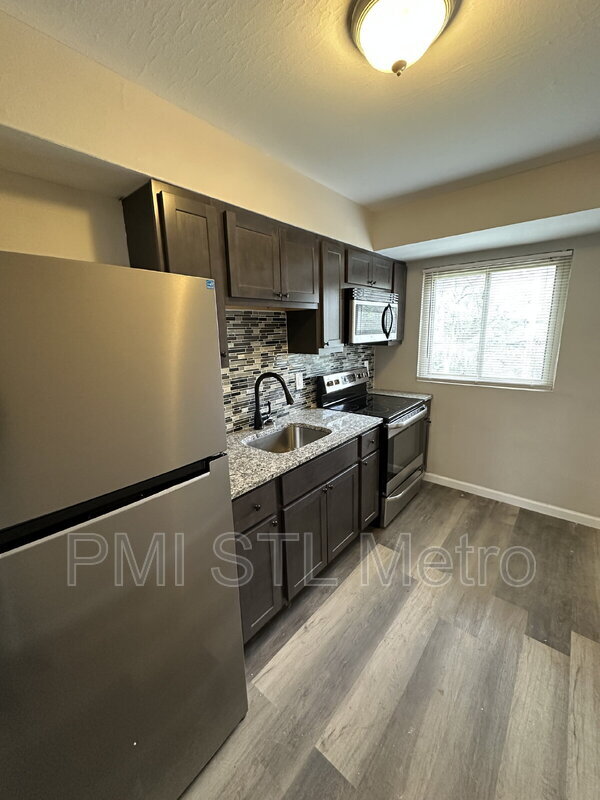 Building Photo - 262 Estridge Rd