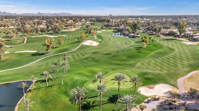 Building Photo - 7878 E Gainey Ranch Rd