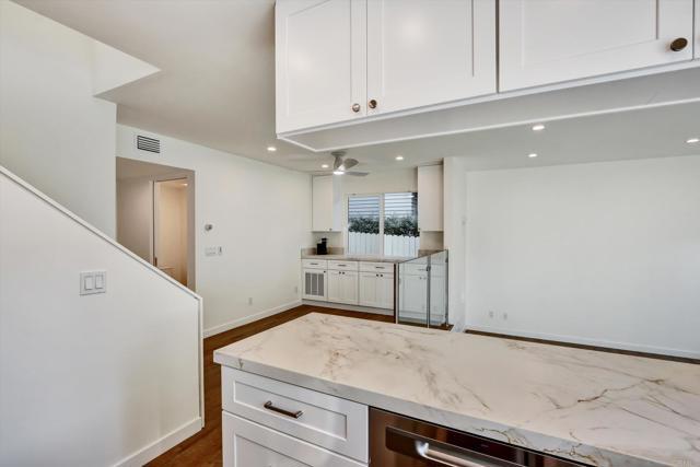 Building Photo - 410 Stratford Ct