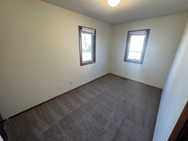 Building Photo - Incredibly Updated Large 4 Bedroom House!