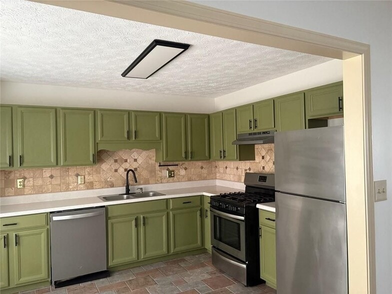 Building Photo - 11 Harvest Way