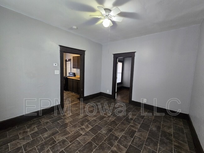 Building Photo - 208 Clay St