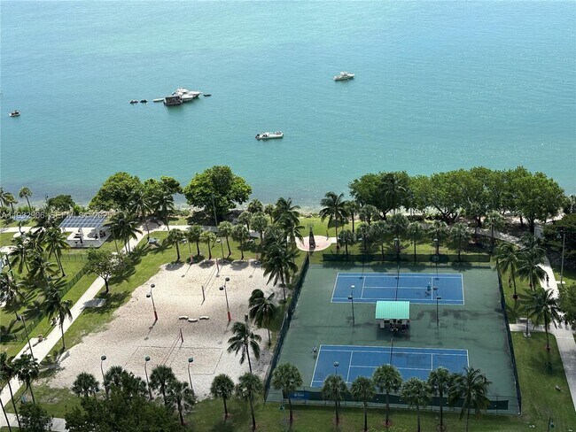 Building Photo - 1750 N Bayshore Dr