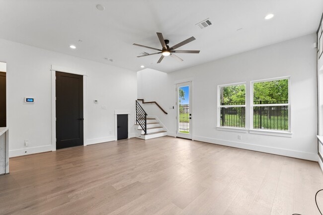 Building Photo - 4303 Buck St