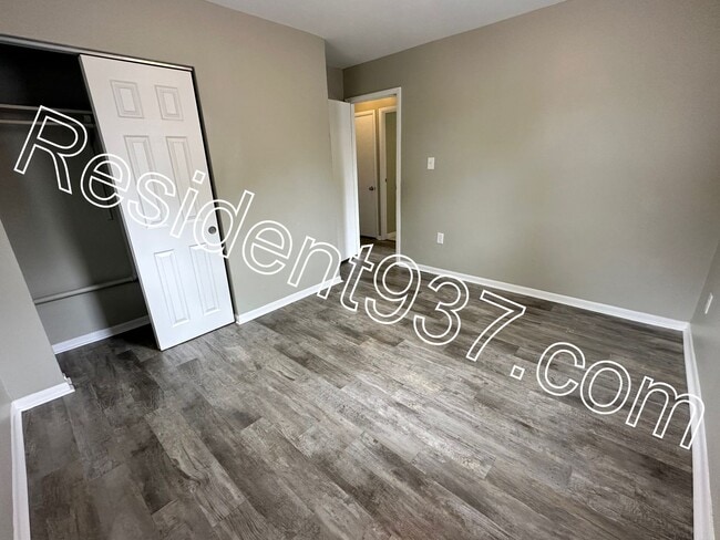 Building Photo - 3 Bedroom 1 Bath