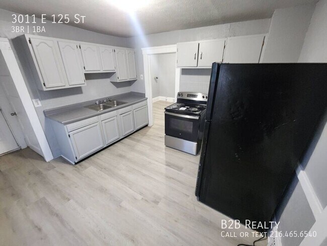 Building Photo - 3011 E 125th St