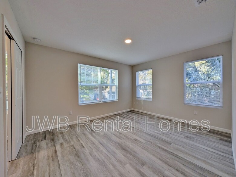Building Photo - 1319 Pasco St