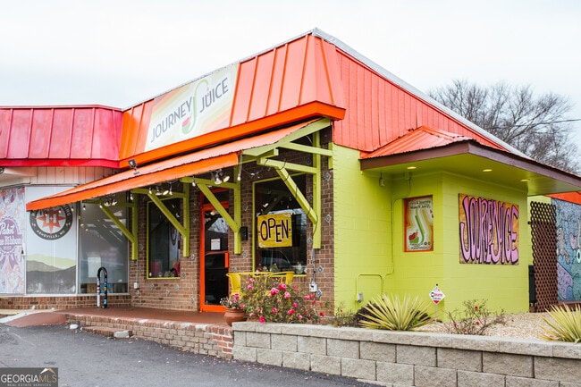 Building Photo - 170 Windsor Ct