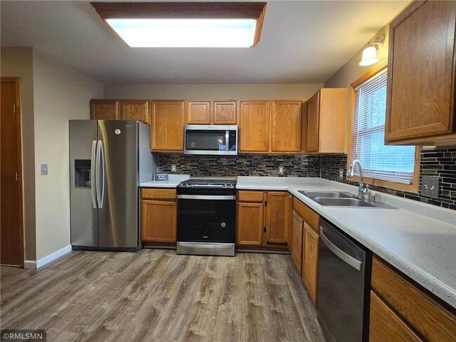 Building Photo - 614 S 19th Ave