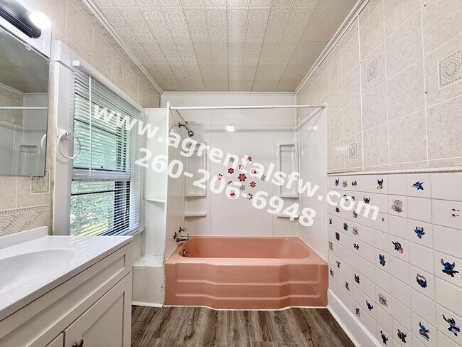 Building Photo - 2921 Hoagland Ave