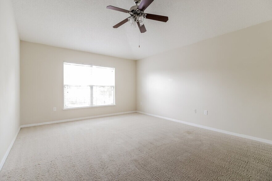 Building Photo - 12466 Woodbury Cove Dr
