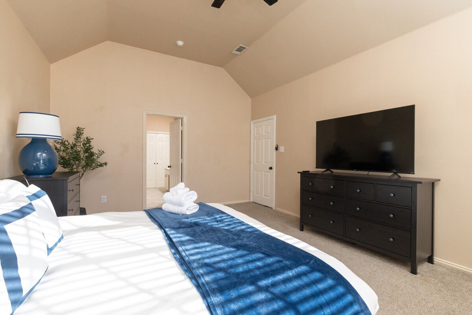 Building Photo - 8862 Beartooth Dr