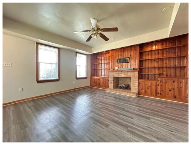 Building Photo - 400 Jamestown Ave