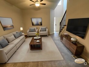 Building Photo - EAGLE CREEK LUXURY TOWNHOME READY FOR YOUR...