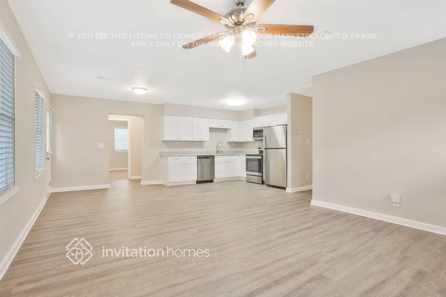 Building Photo - 3025 Catalina Dr