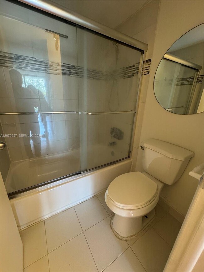 Building Photo - 1300 NE Miami Gardens Dr