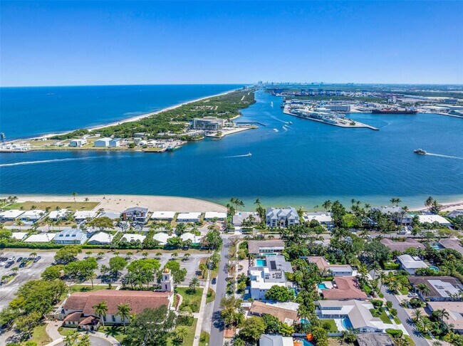 Building Photo - 2001 Marietta Dr