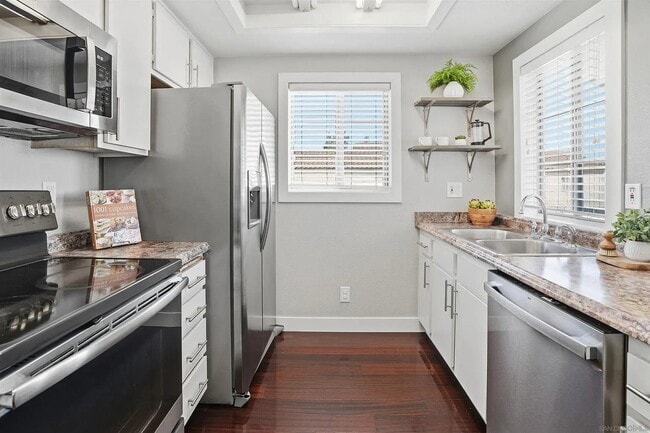 Building Photo - 757 Eastshore Terrace