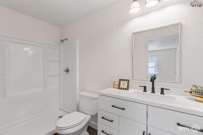 Building Photo - 4717 Bonny Dr