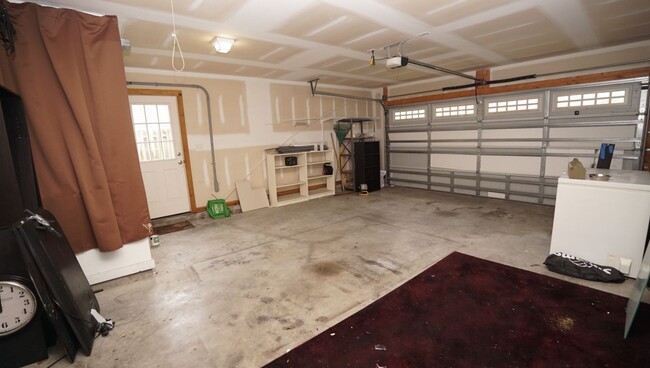 Building Photo - 412 Ridgeway Dr