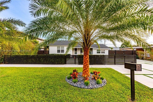 Building Photo - 6860 SW 37th St