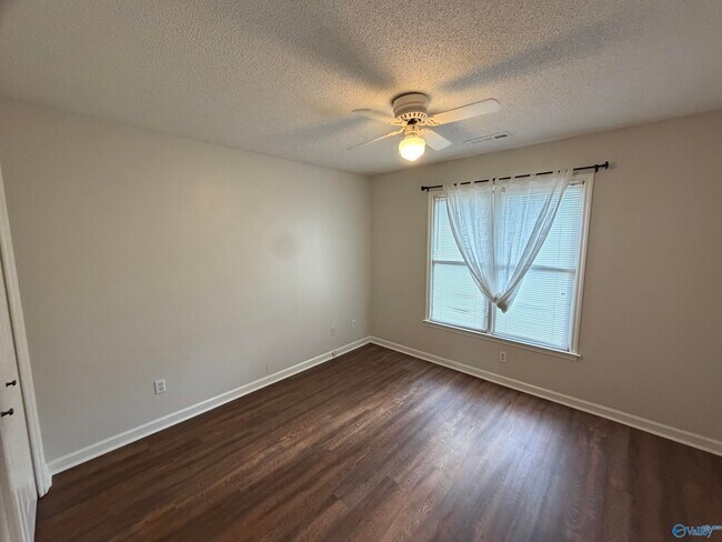 Building Photo - 3029 Battlement Rd SW