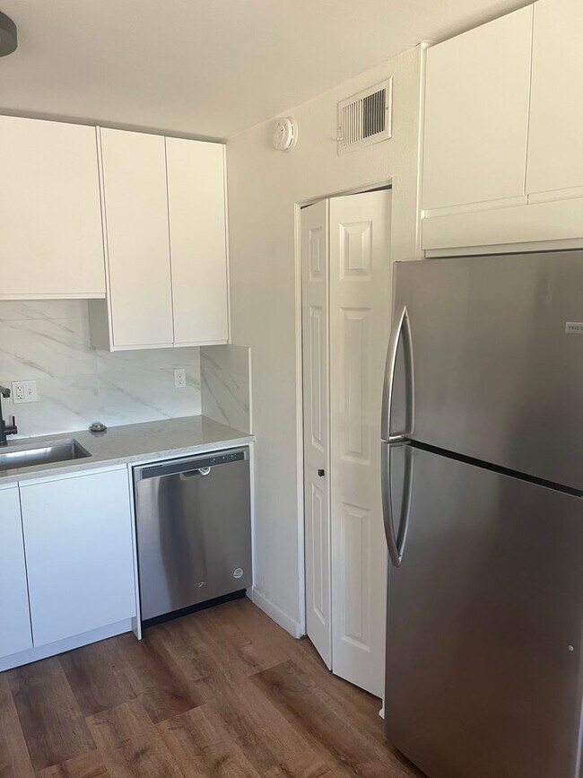 Building Photo - Move in ready 3bedroom 2bath