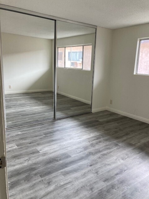 Building Photo - 5736 Lexington Ave