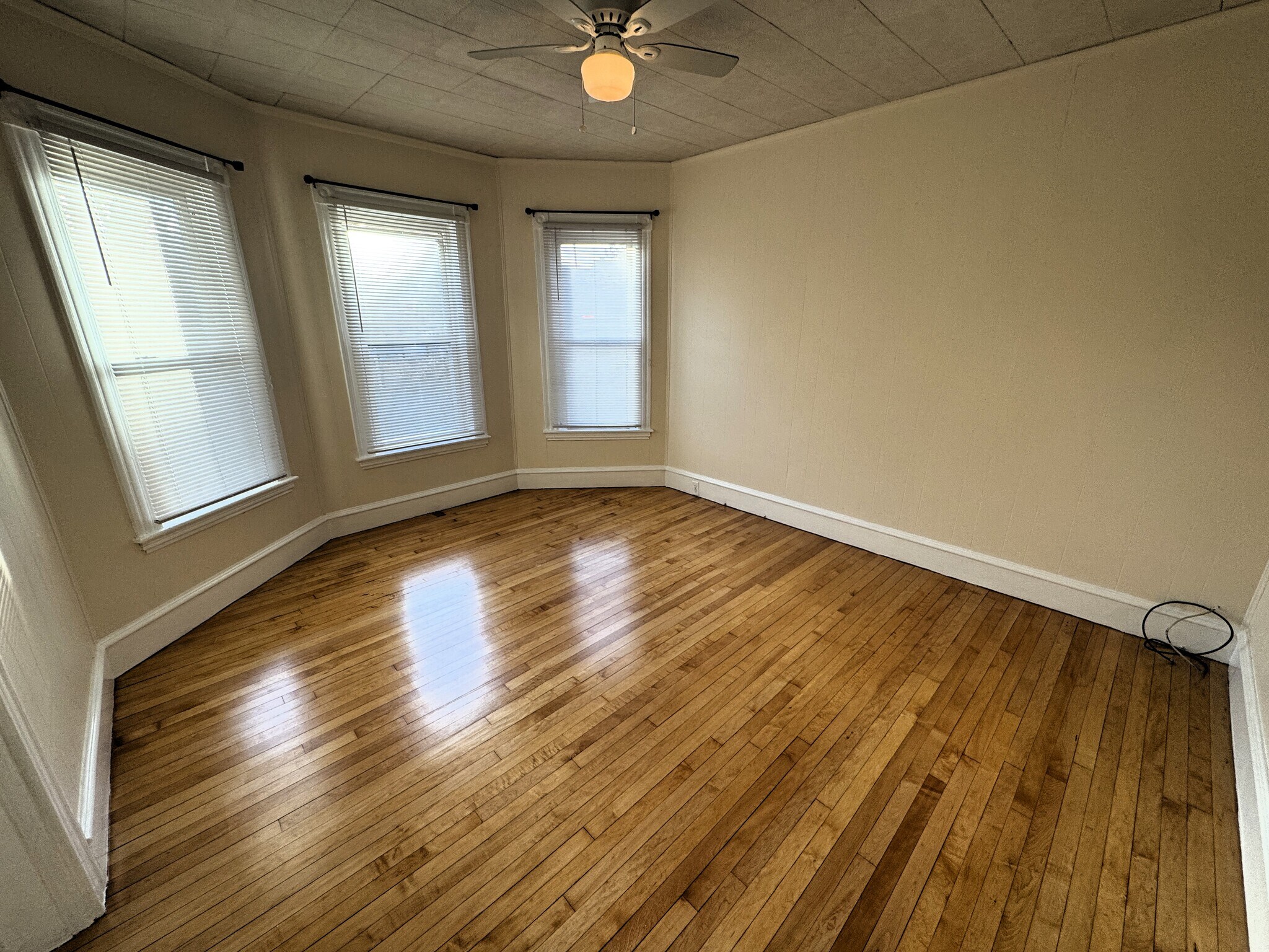 Building Photo - 377 Highland Ave