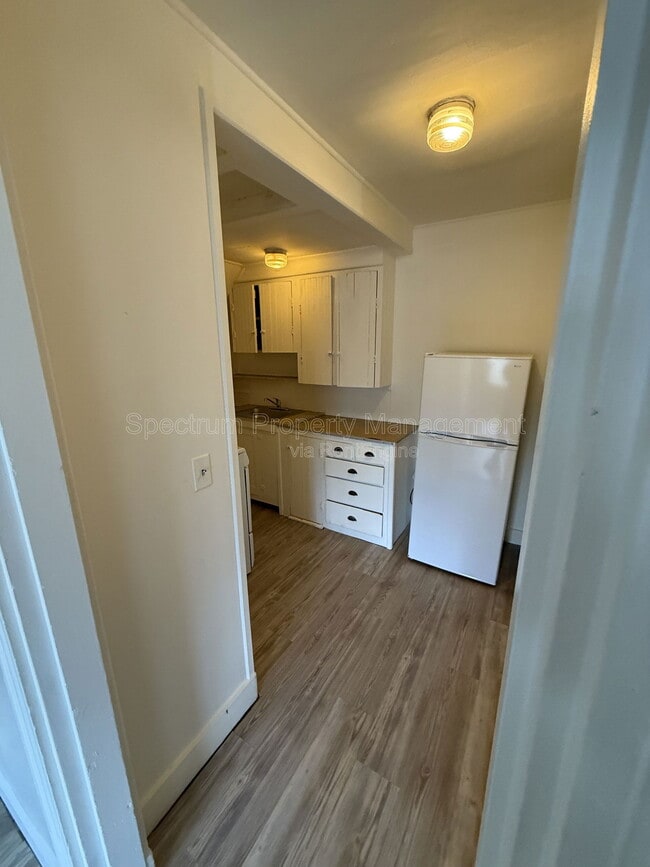 Building Photo - 40 Pleasant St