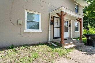 Building Photo - Charming Townhome on S. 16th Street!
