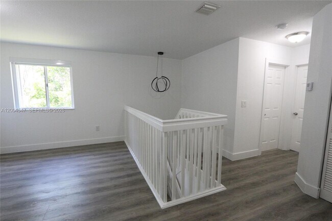 Building Photo - 7392 NW 112th Ct