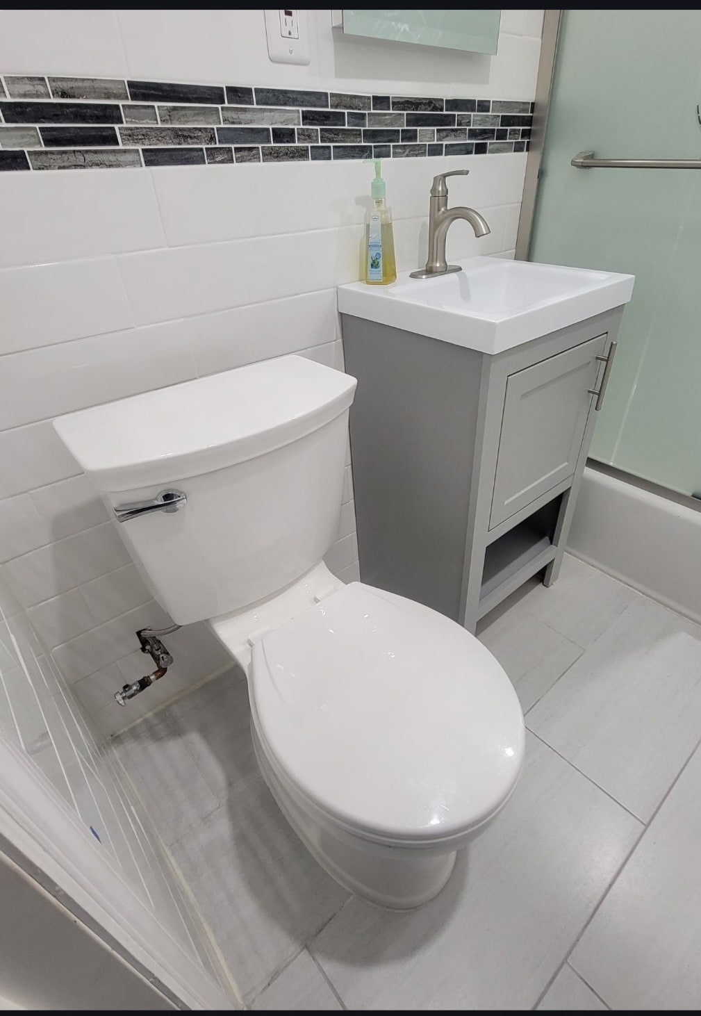 Building Photo - 22414 Kingsbury Ave