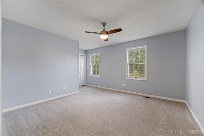 Building Photo - 2802 Wedgewood Dr