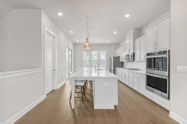 Building Photo - Chic Atlanta Area Townhome