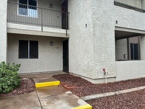 Building Photo - **COMFY 2 BEDROOM/2 FULL BATHROOM CONDO IN...