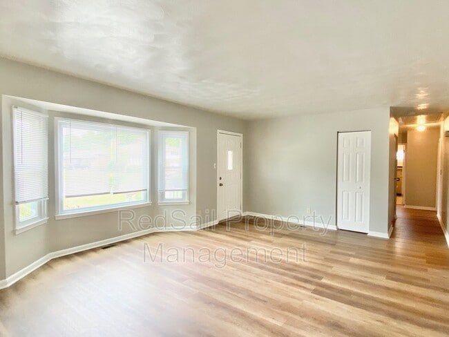 Building Photo - 34 Warren Dr