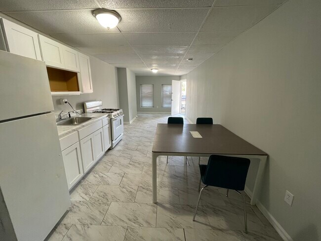 Kitchen/living space/apartment entrance - 1820 E Allegheny Ave