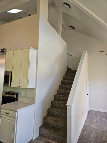 Building Photo - 75 Halili Ln