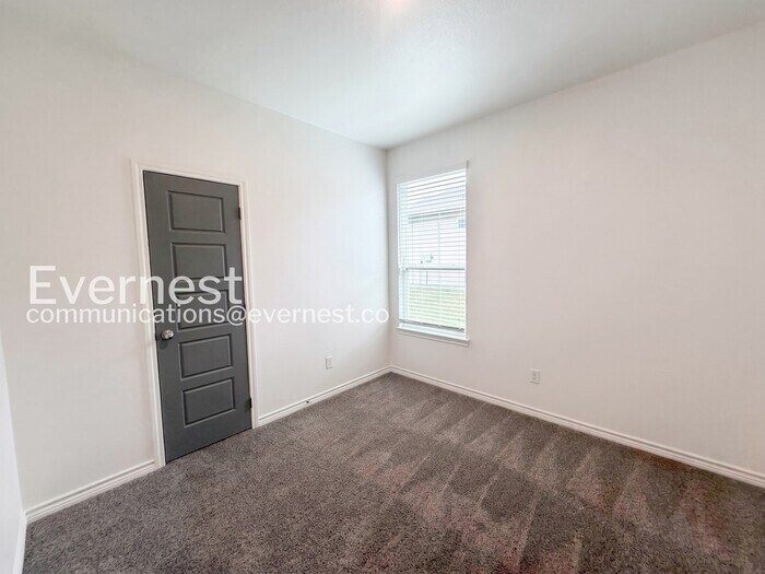 Building Photo - 845 Freedom Cir
