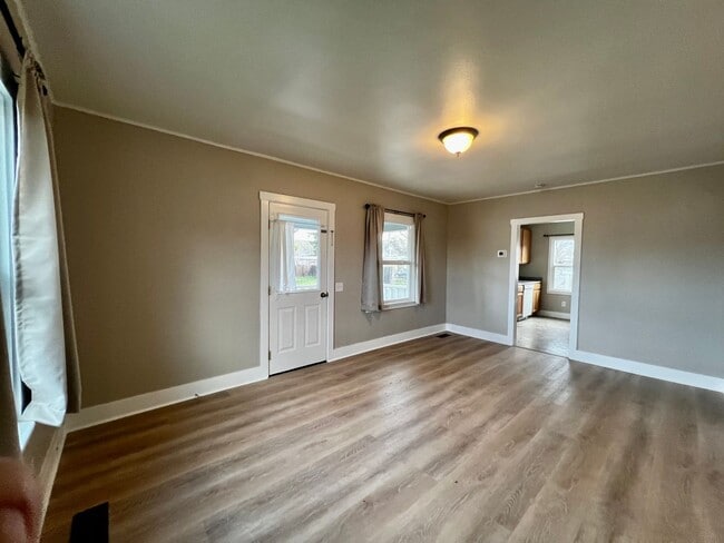 Building Photo - Charming 4-Bedroom Home with Office