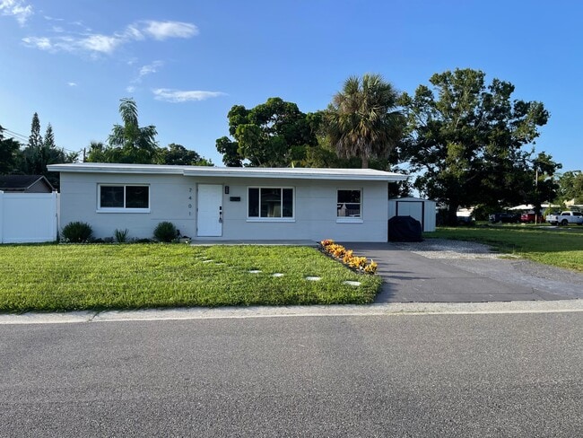 Primary Photo - 7401 35th Ave N