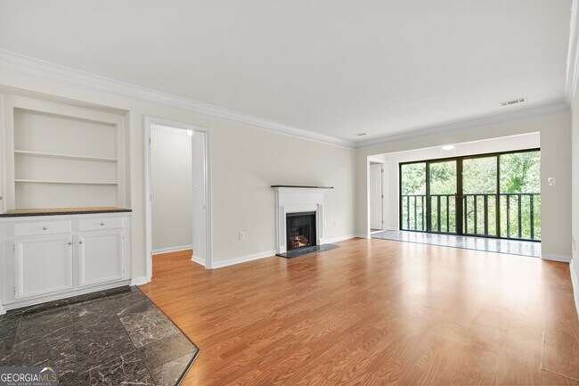 Building Photo - 23203 Plantation Dr NE