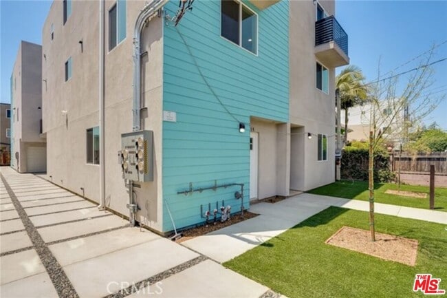 Building Photo - 1821 S New England St