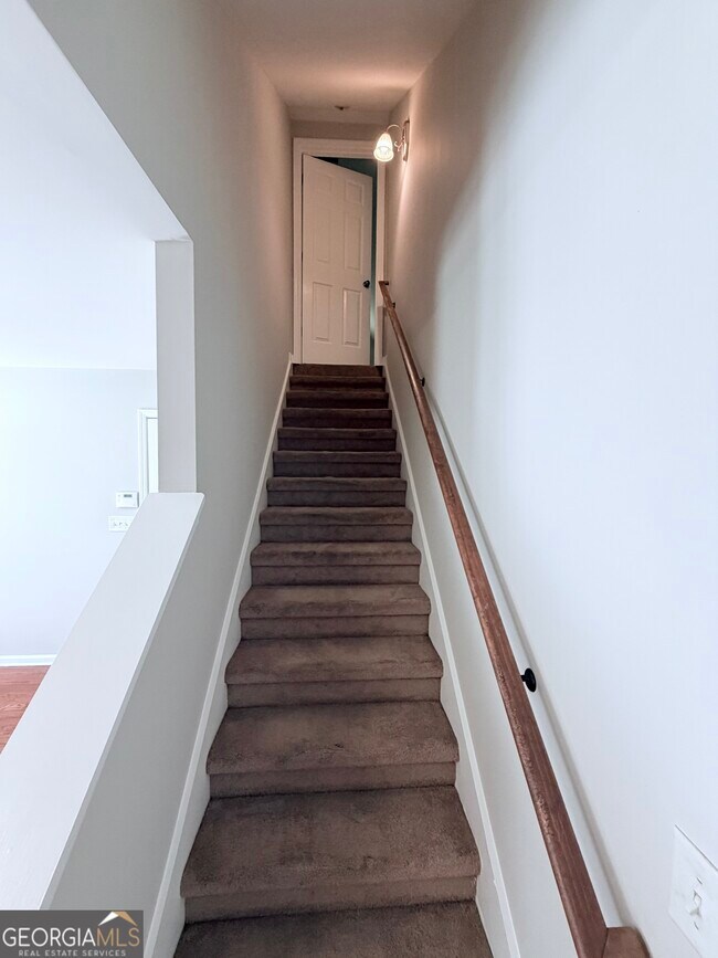 Building Photo - 3816 Landing Terrace